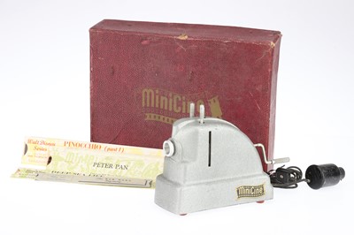 Lot 588 - A Minicine Projector