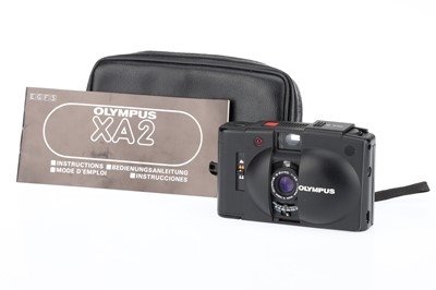 Lot 185 - An Olympus XA 2 35mm Compact Camera