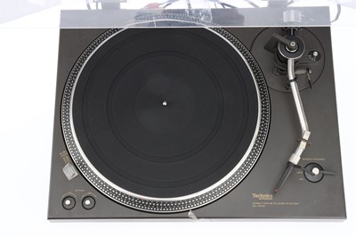 Lot 980 - A Technics SL-1510 Record Player