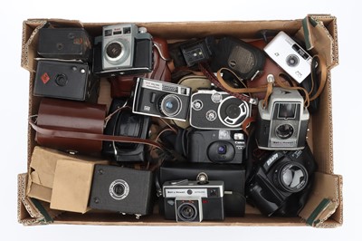 Lot 275 - A Mixed Selection of Cameras