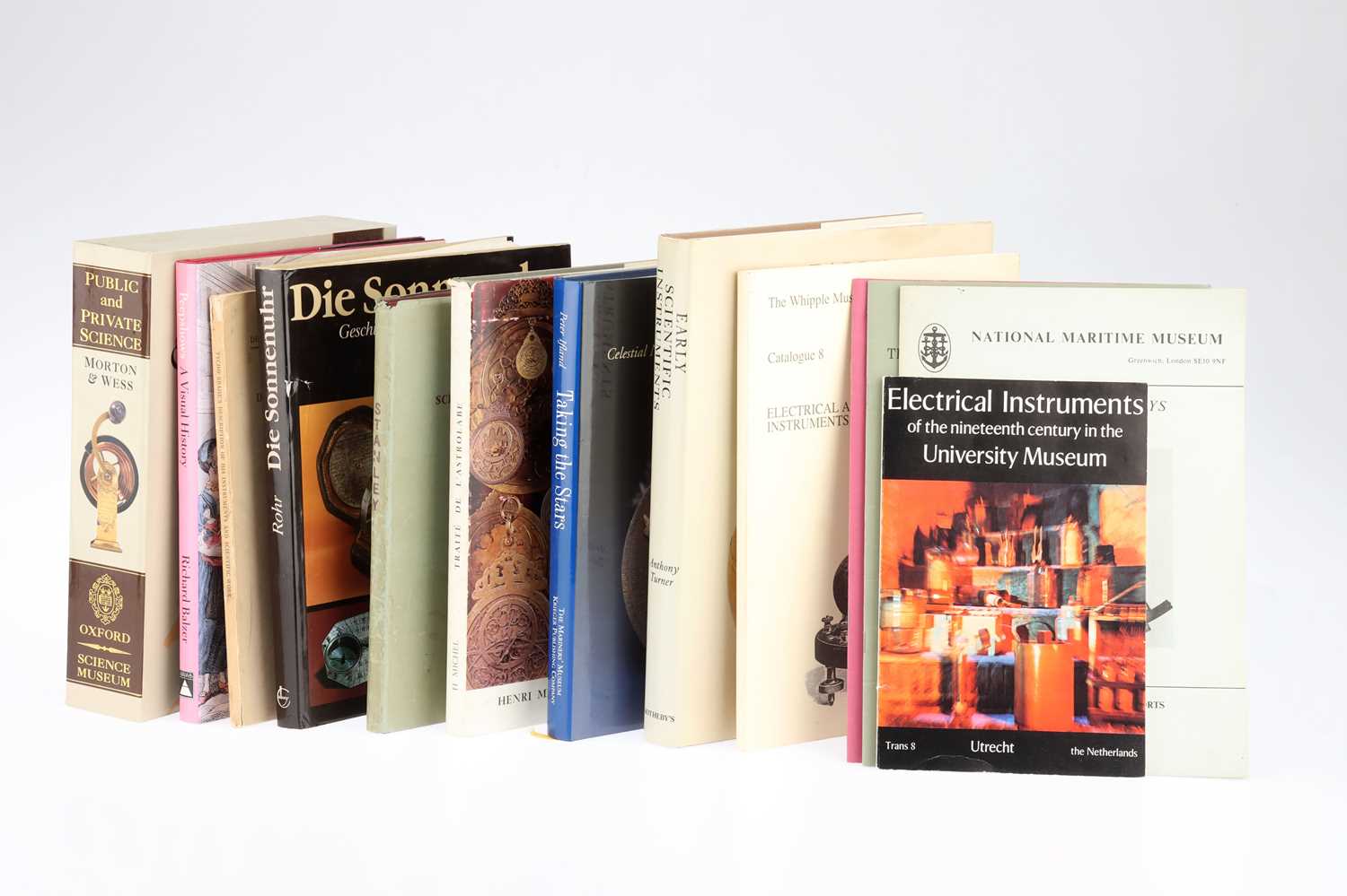 Lot 811 - Collection of Scientific Instrument
