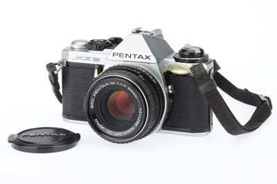 Lot 202 - A Pentax ME Super 35mm SLR Camera