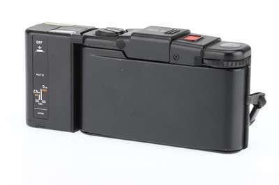 Lot 170 - An Olympus XA 2 35mm Compact Camera
