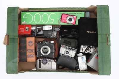 Lot 284 - A Selection of Cameras & Accessories