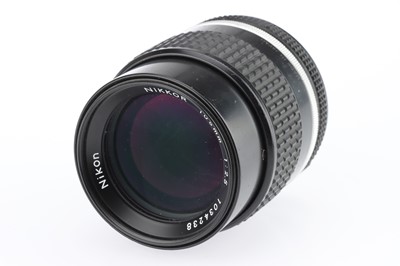 Lot 331 - A Nikon Nikkor f/2.5 105mm AI-S Lens