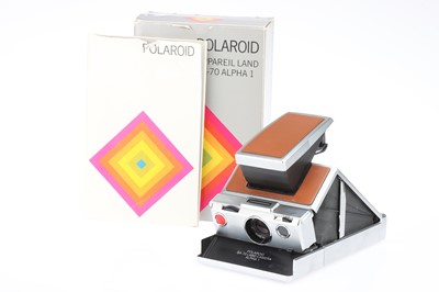 Lot 305 - A Polaroid SX-70 Alpha 1 Land Camera