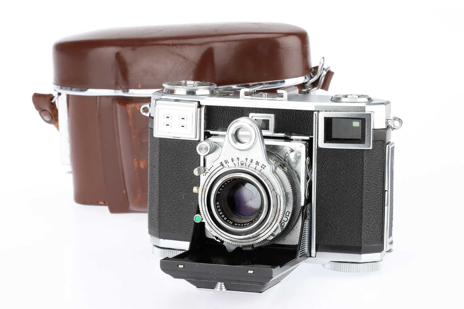 Lot 310 - A Zeiss Ikon Contessa 533/24 35mm Rangefinder Camera