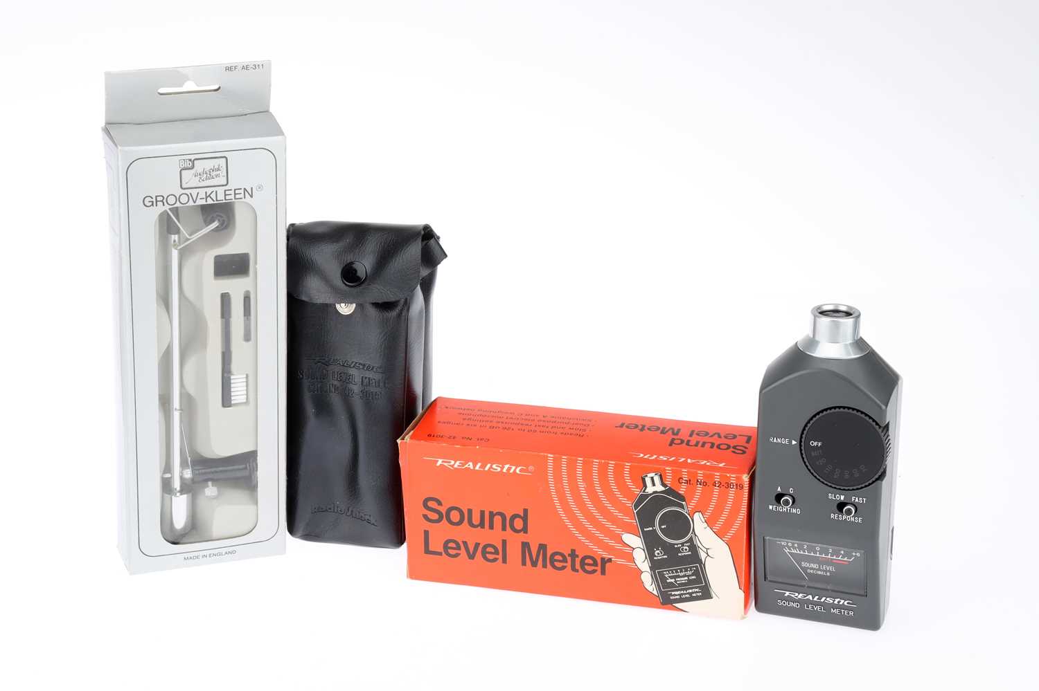Lot 965 - A Realistic Sound Level Meter,
