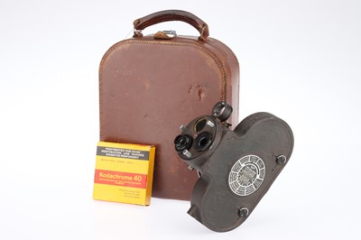 Lot 695 - A Victor Model 4 16mm Cine Movie Camera