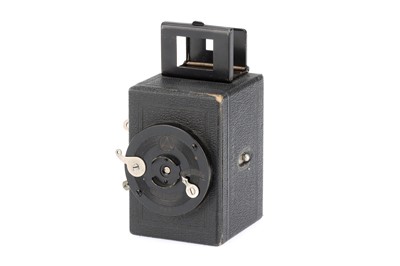 Lot 413 - An Ernemann Unette Camera