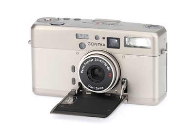 Lot 100 - A Contax TVS III Compact Camera