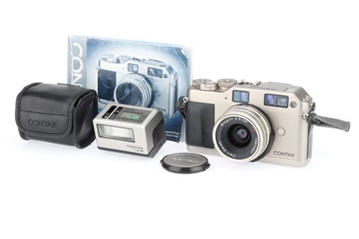 Lot 101 - A Contax G1 35mm Rangefinder Camera