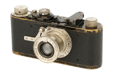 Lot 129 - A Leica I Model A Close Focus Camera