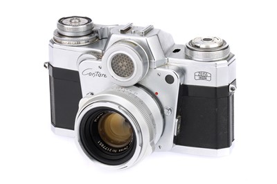 Lot 113 - A Zeiss Ikon Contaflex 'Bullseye' 35mm SLR Camera Outfit