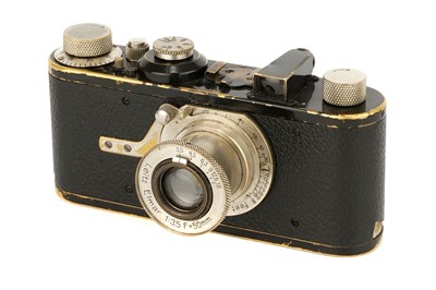 Lot 130 - A Leica I Model A Close Focus Camera