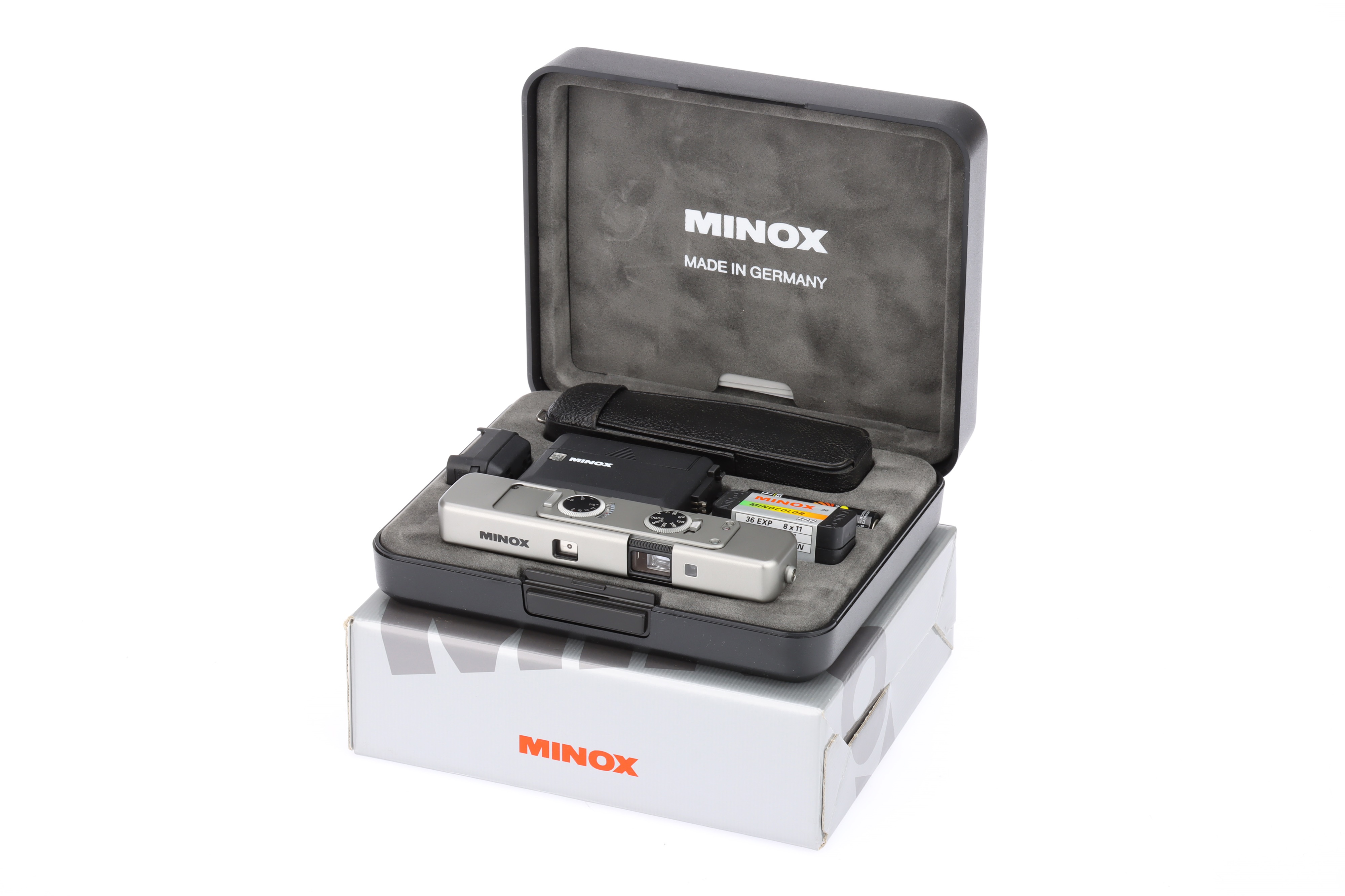 Tlx Sub Lot 178 - A Minox TLX Sub-Miniature Camera Set