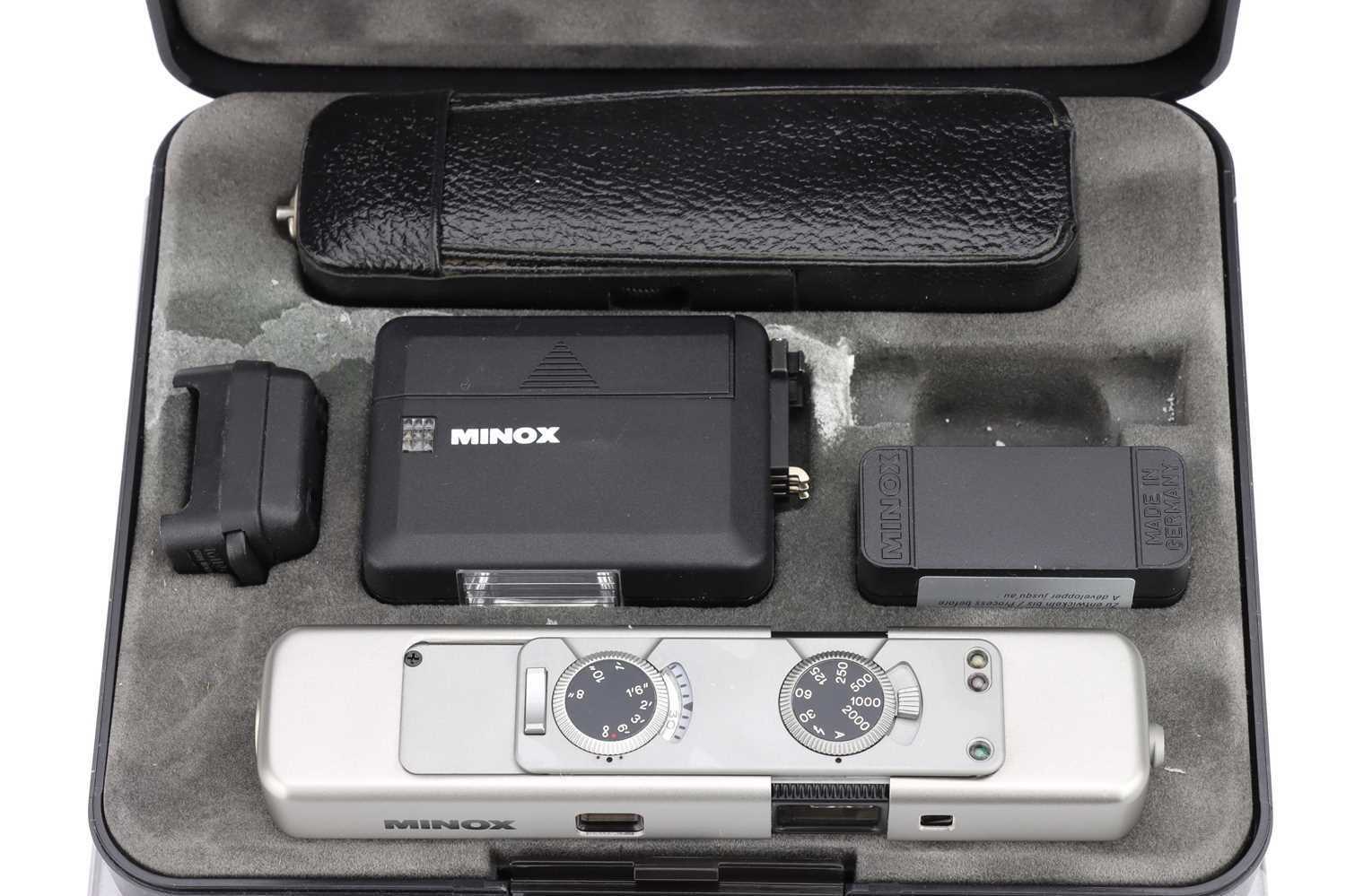 Tlx Sub Lot 179 - A Minox TLX Sub-Miniature Camera Set