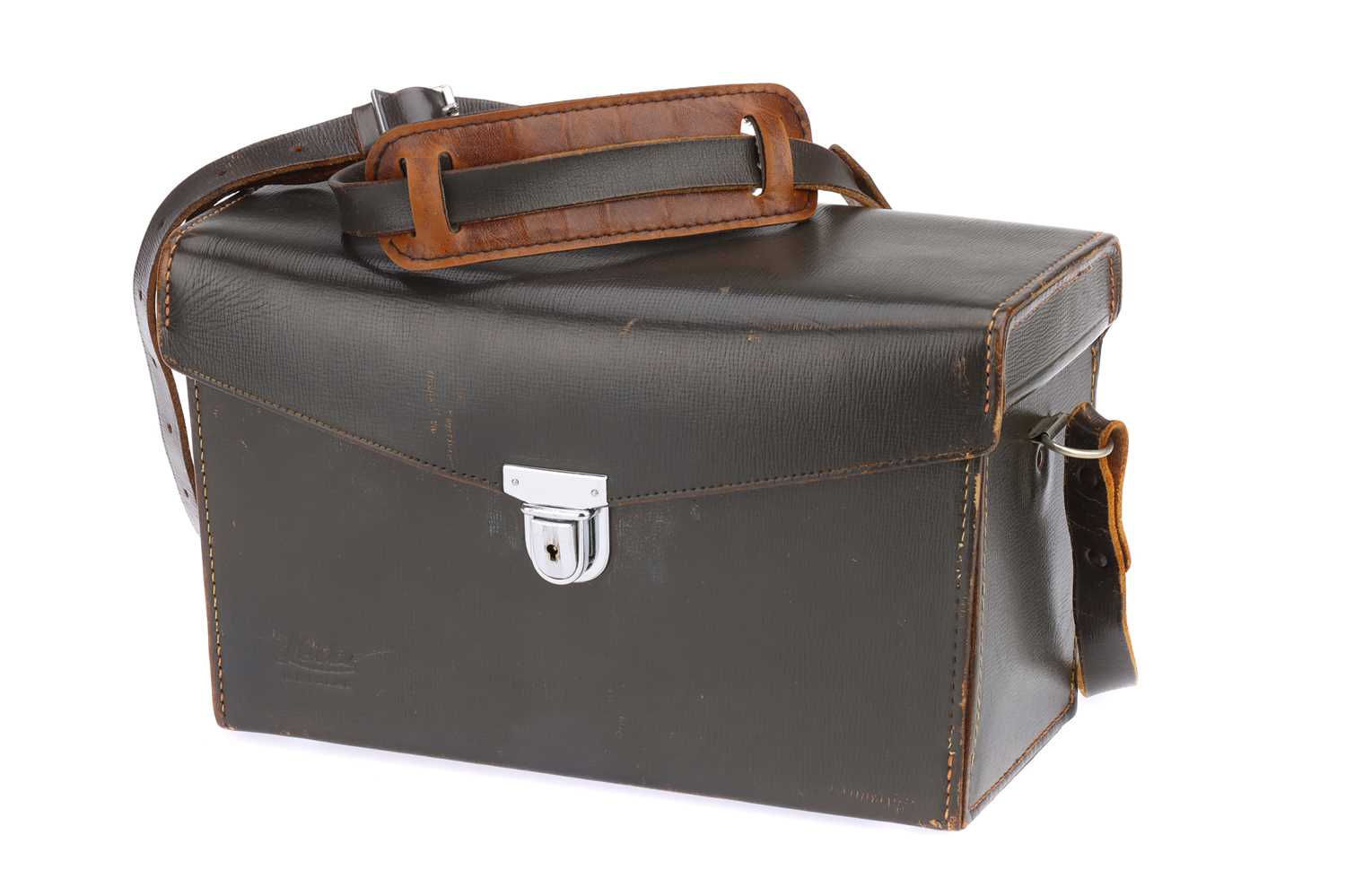 Lot 57 - A Leitz Wetzlar Leica Camera Outfit Case