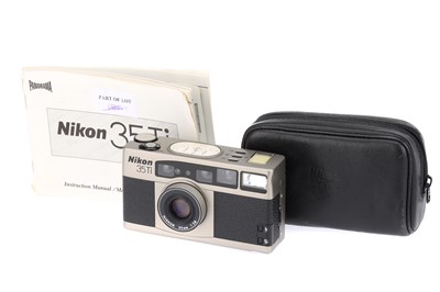 Lot 107 - A NIkon 35Ti Compact 35mm Film Camera