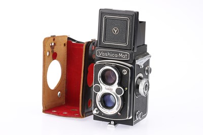 Lot 286 - A Yashica-Mat Medium Format TLR Camera