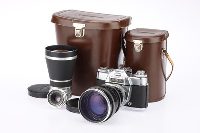 Lot 105 - A Voigtlander Bessamatic 35mm SLR Camera Outfit