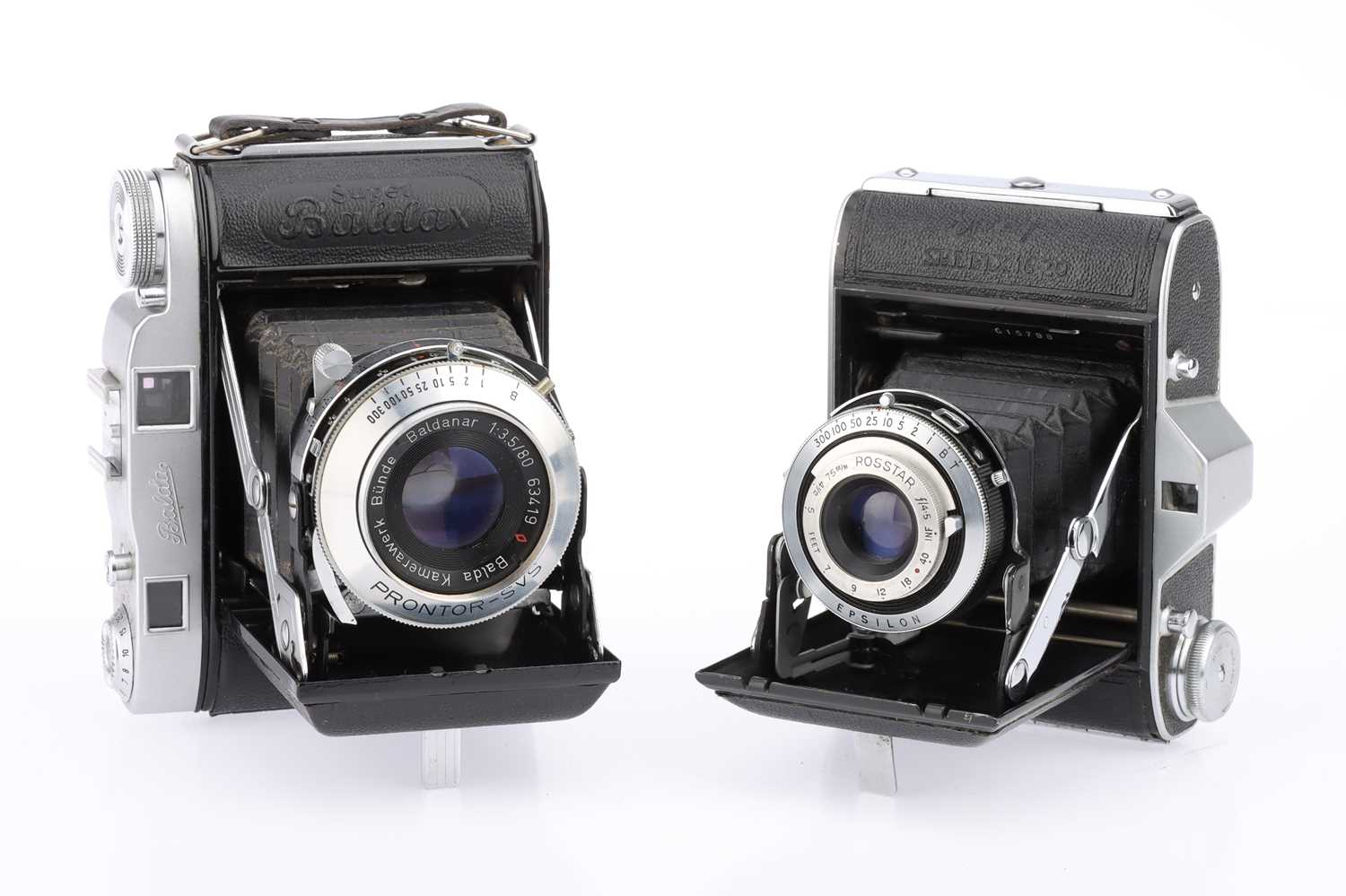 Lot 244 - An Ensign Selfix 16-20 Rolding Camera