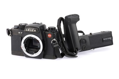 Lot 11 - A Leica R7 35mm SLR Camera