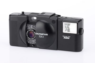 Lot 179 - An Olympus XA1 35mm Compact Camera