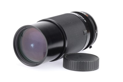 Lot 126 - A Pentax KX 35mm SLR Camera Outfit