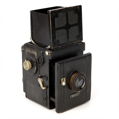 Lot 126 - A Thornton-Pickard Rubyette No.2 Reflex Camera