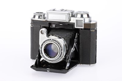 Lot 272 - A Zeiss Ikon Super Ikonta 533/16 Folding Rangefinder camera