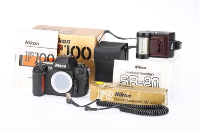 Lot 65 - A Nikon F100 35mm SLR Camera Body