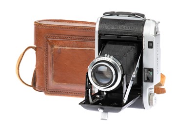 Lot 144 - An Ensign Autorange 820 Medium Format Rangefinder Camera