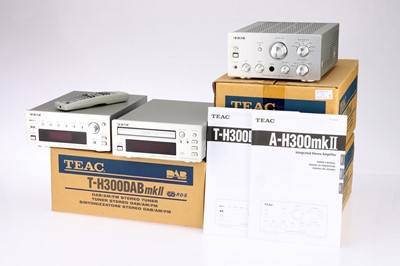 Lot 905 - A Selection of Teac HiFi Equipment