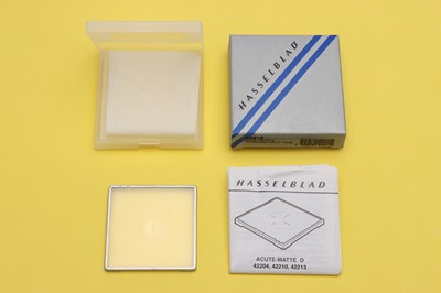 Lot 205 - A Hasselblad Acute-Mate D Microprism Split Image Focusing Screen