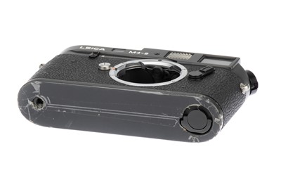 Lot 37 - A Leica M4-2 Rangefinder Camera Body