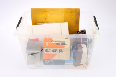 Lot 668 - A Mixed Selection of Darkroom Tools