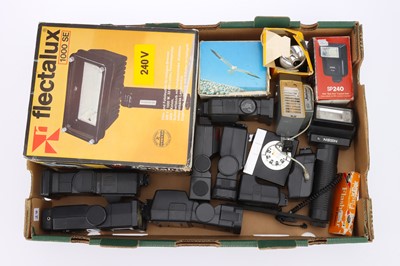 Lot 618 - A Selection of Camera Flash Units