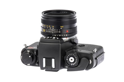 Lot 61 - A Leica R-E SLR Camera Outfit