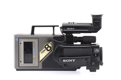 Lot 437 - A Sony Video 8 CCD-V7AF-E Tape Camcorder