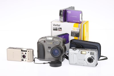 Lot 405 - A Selection of Cameras