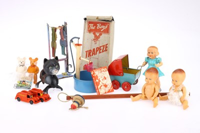 Lot 867 - A Selection of Vintage Toys & Games