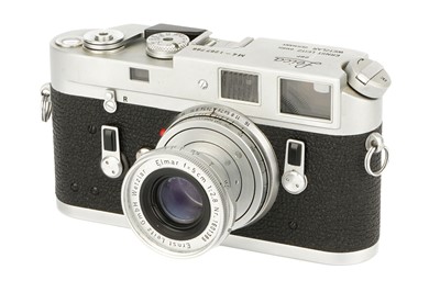 Lot 187 - A Leica M4 Rangefinder Camera