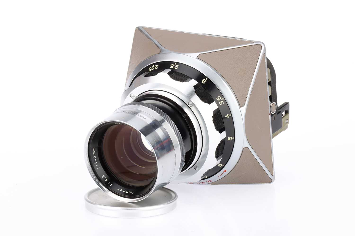 Lot 294 - A Carl Zeiss Sonnar f/4.8 180mm lens,