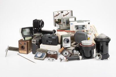 Lot 565 - A Mixed Collection of Cameras and Accessories