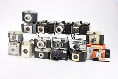 Lot 390 - A Collection of Snapshot Cameras