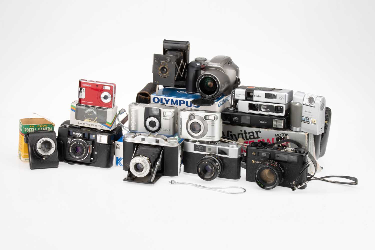 Lot 150 - A Collection of Various Cameras