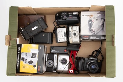 Lot 151 - A Mixed Selection of Various Cameras