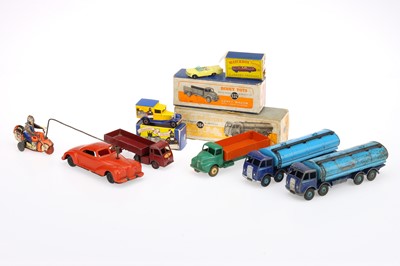 Lot 946 - Various  Dinky and Matchbox diecast models including  504 Foden and 532 Comet lorries