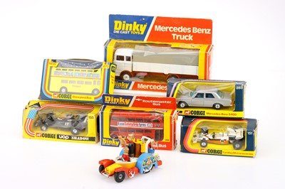 Lot 945 - Boxed Dinky and Corgi Toys comprising Dinky 289 and 940, Corgi 151, 155, 285 and 470